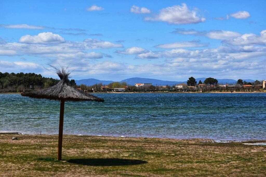 Alojamiento El Pez Casa Con Piscina Climatizada Villafranca de los Caballeros エクステリア 写真