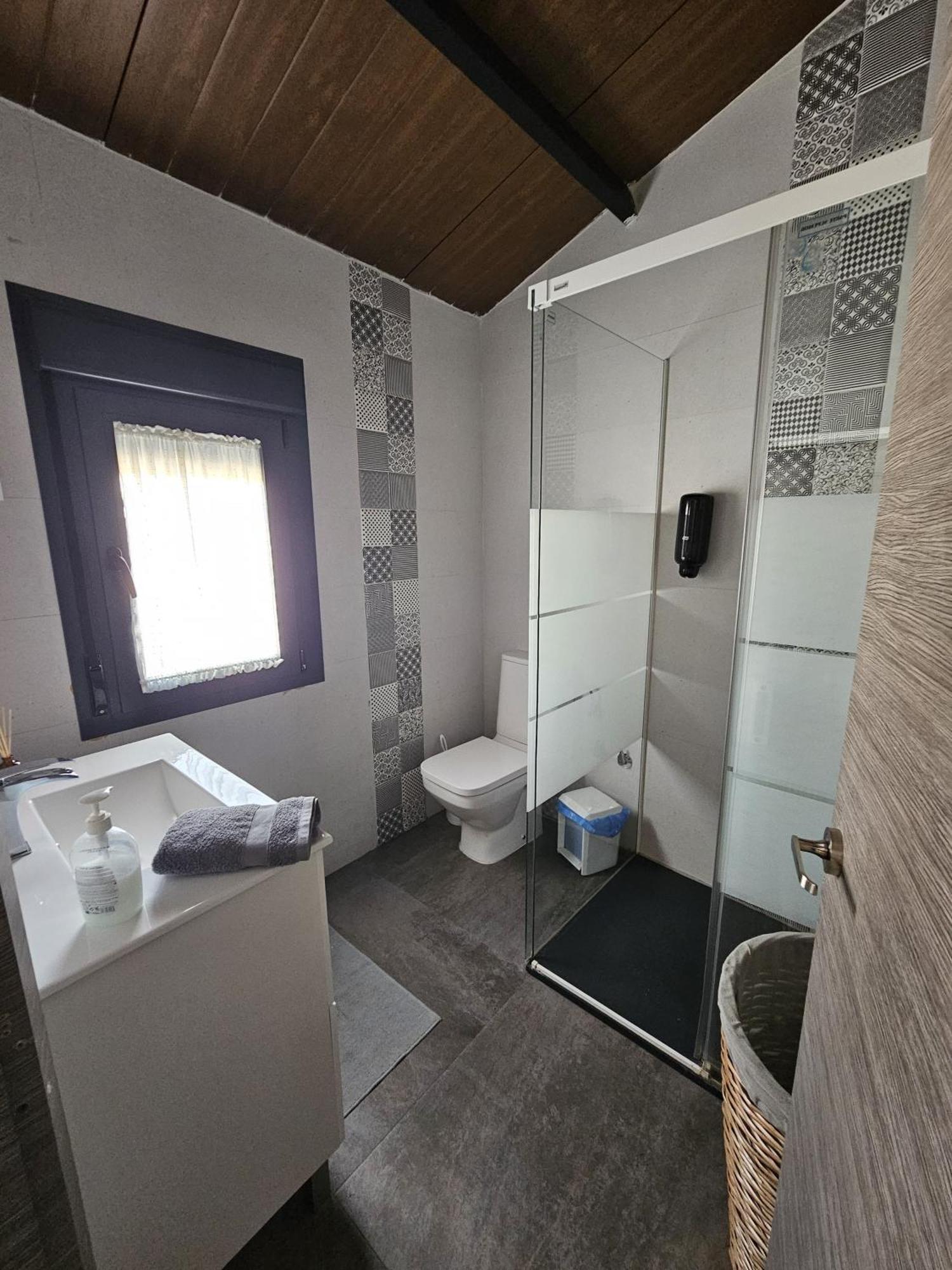 Alojamiento El Pez Casa Con Piscina Climatizada Villafranca de los Caballeros エクステリア 写真