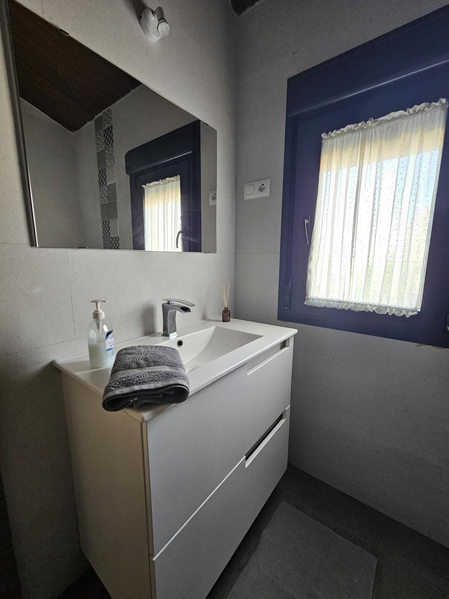 Alojamiento El Pez Casa Con Piscina Climatizada Villafranca de los Caballeros エクステリア 写真